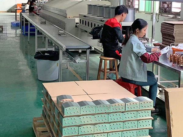 散热器焊接生产线